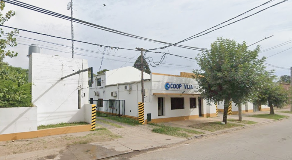 Escena de análisis inmobiliario con referencias a la inversión rural